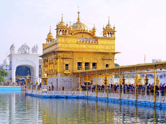-golden-temple-in-amritsar-in-hindi